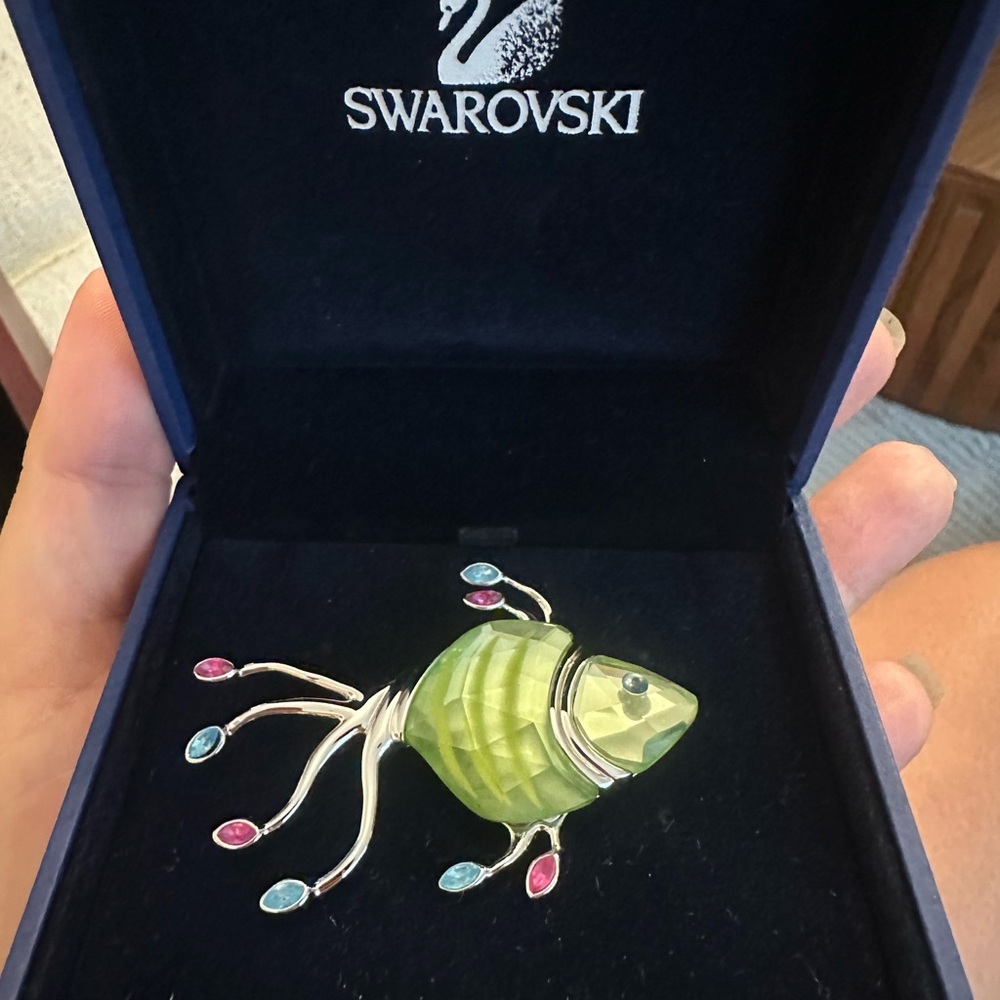 Swarovski Green Crystal Fish Brooch - Elegant Decorative Accent